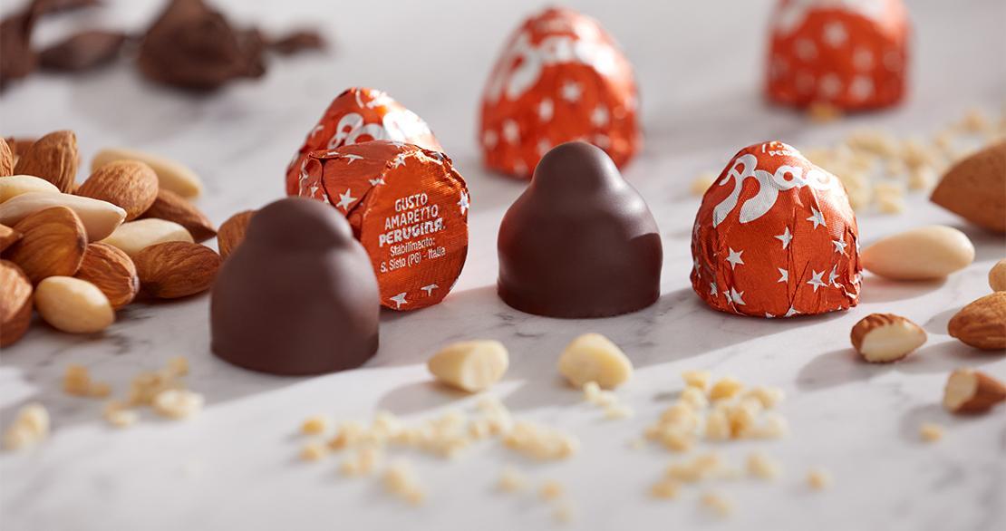 Amaretto biscuit-flavoured pralines | Baci Perugina